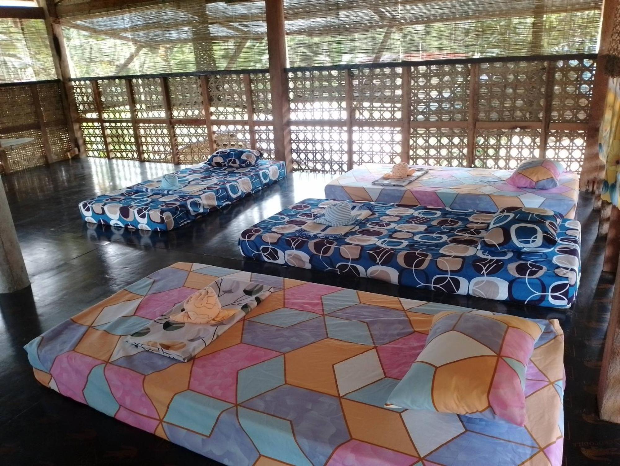 Lhoyjean Garden Hostel Batuan Экстерьер фото