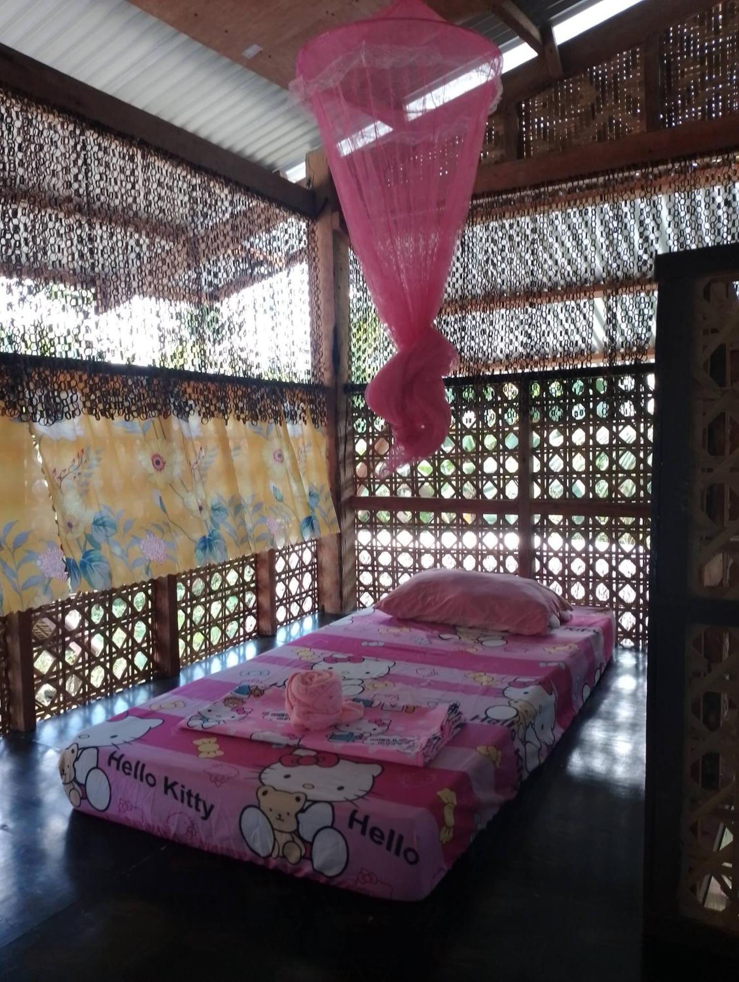 Lhoyjean Garden Hostel Batuan Номер фото